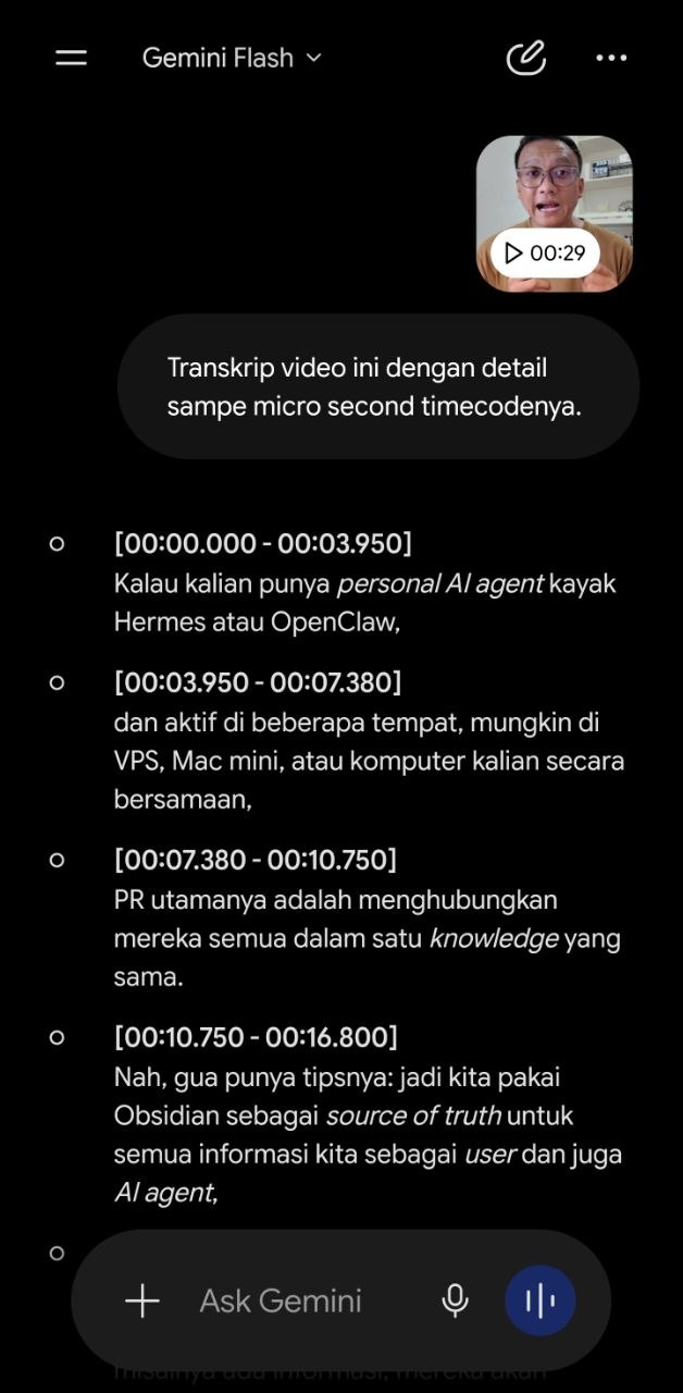 Screenshot Gemini dengan video talking head dan prompt transkripsi bertimestamp